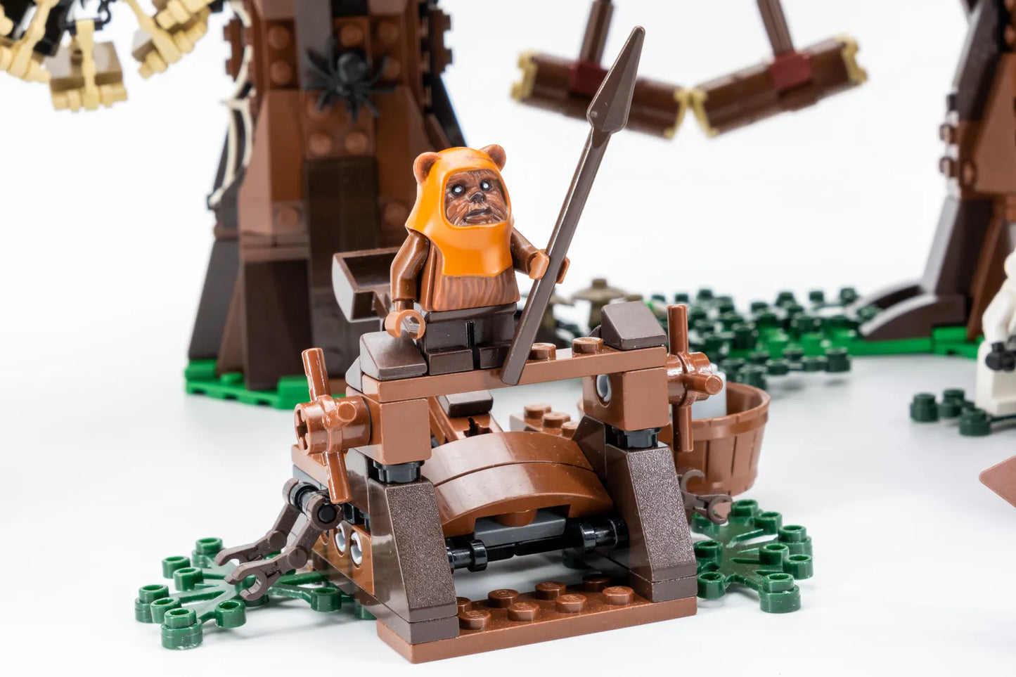 UCS Jungle Village - Building Block Set - 1990 Pieces