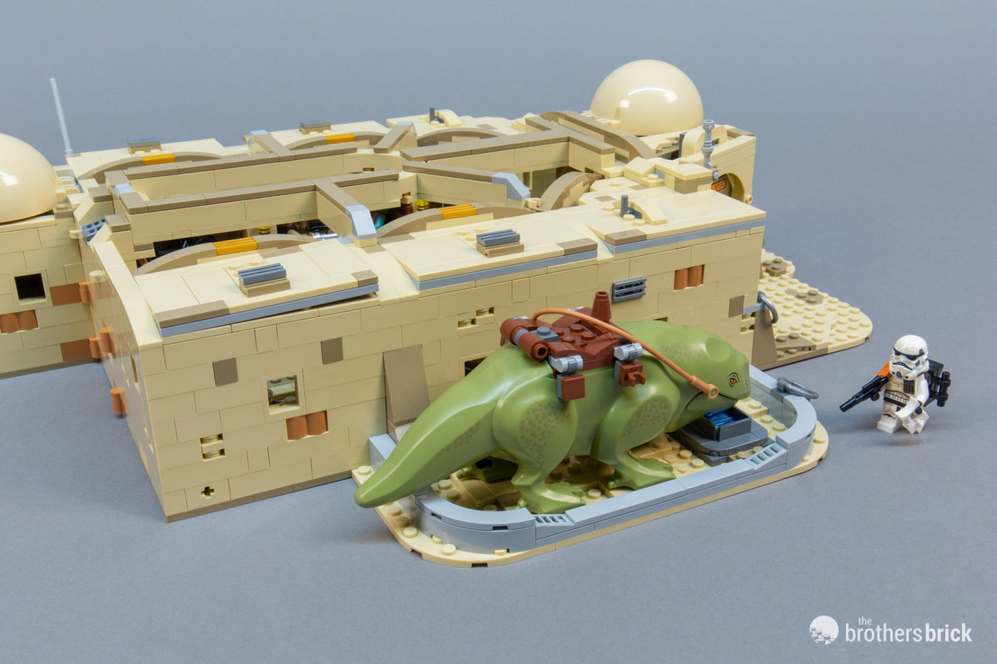 UCS Desert Cantina - Building Block Set - 3187 Pieces