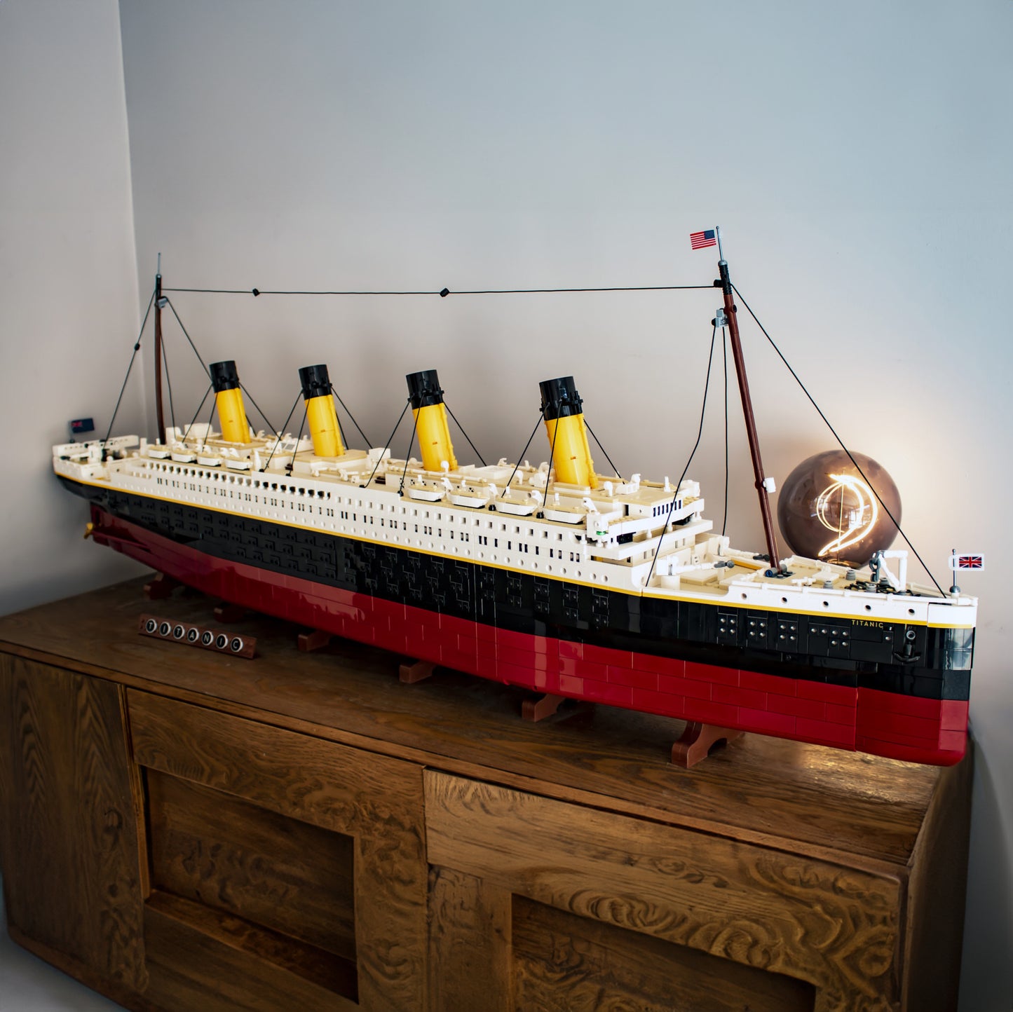 Titanic 1:200 Scale - Building Block Set - 9090 pieces