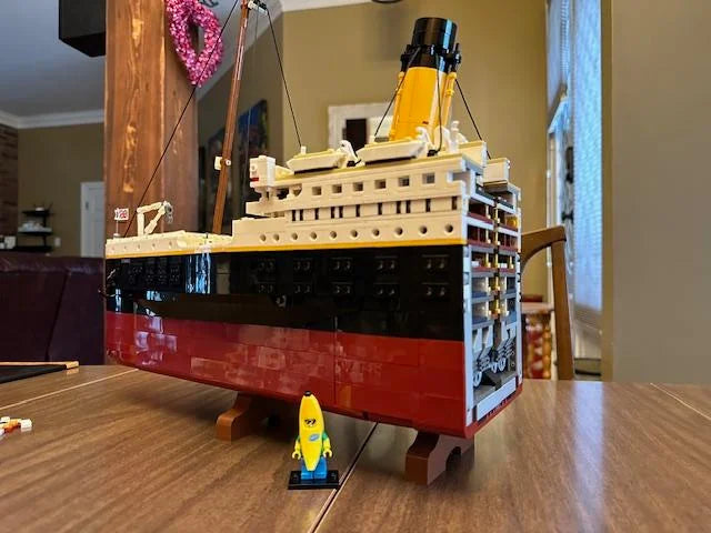 Titanic 1:200 Scale - Building Block Set - 9090 pieces