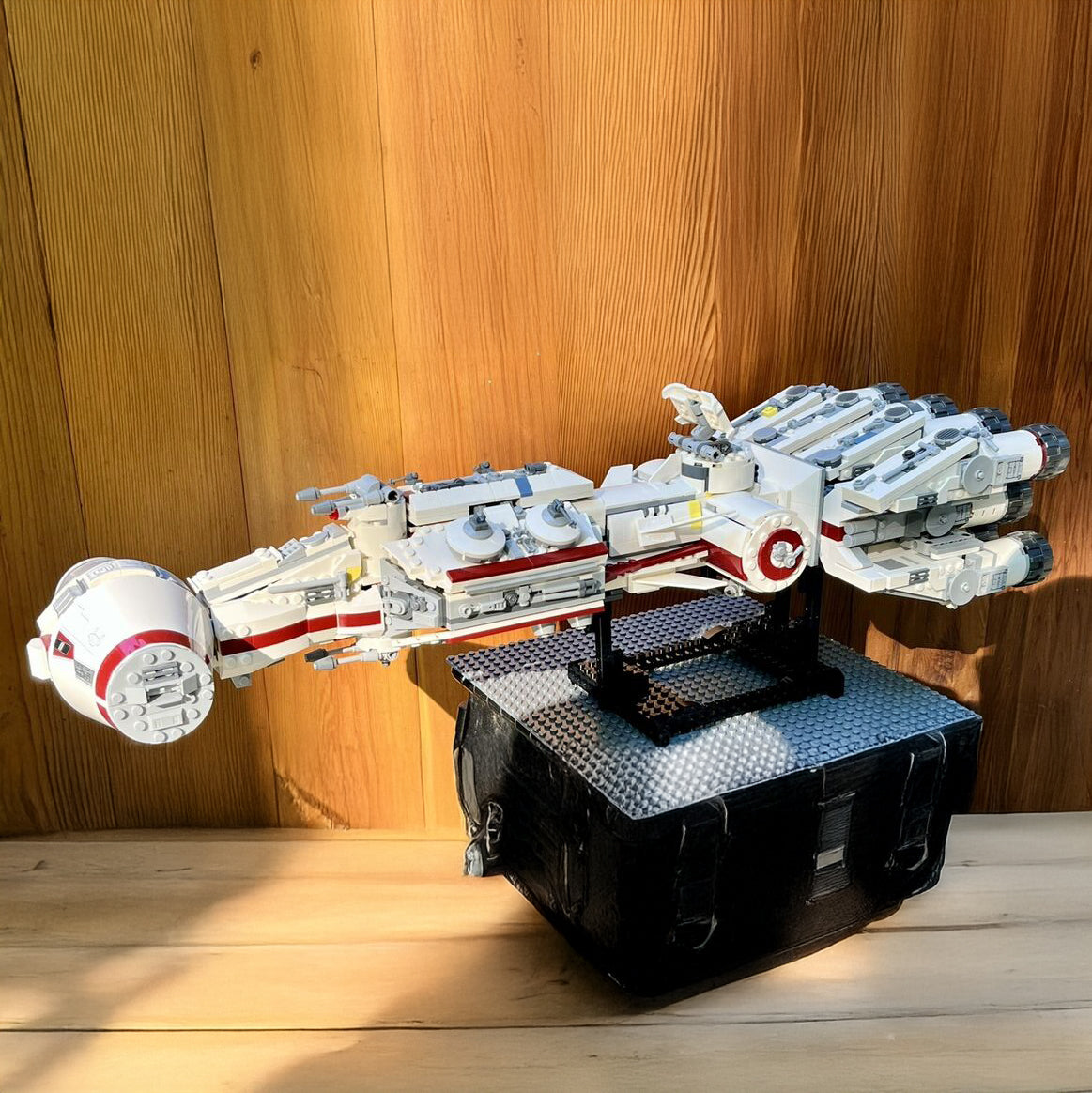 UCS Blockade Starship - Building Block Set - 1768 Pieces